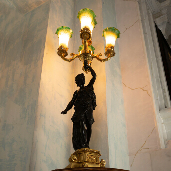Teoforo a 5 luci lampada in vetro base ottagonale statua bronzo