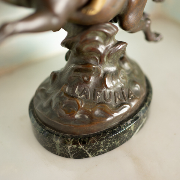 Statua Cavallo con donna - la Furia bronzo marmo portoro