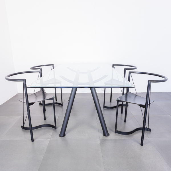 Set da pranzo anni '80 quattro sedie in pelle e tavolo in metallo