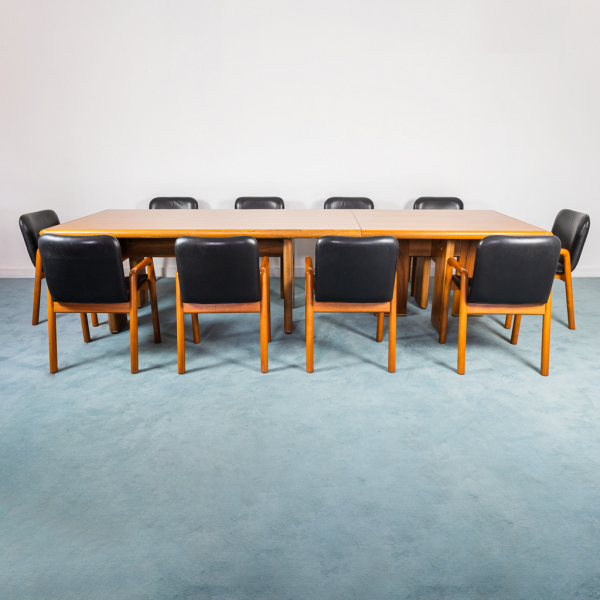 Set da ufficio scrivania ministeriale dieci sedie design anni '70