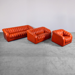 Set due divani una poltrona pelle arancione anni '70 vintage modernariato