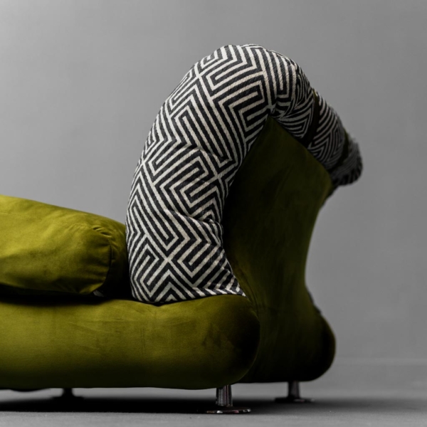 Poltrona in velluto verde design anni '70 vintage modernariato