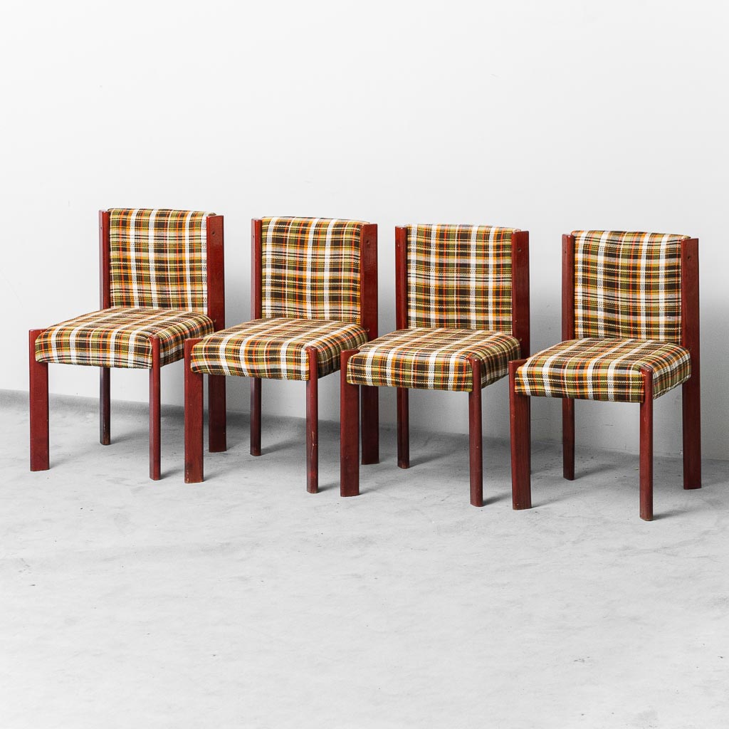 Set di 4 sedie con rivestimento scozzese anni '70 vintage modernariato