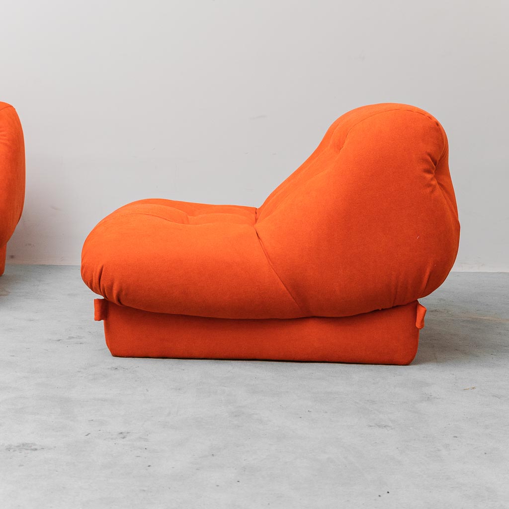 Coppia di poltrone vintage arancioni design anni ’70 modernariato