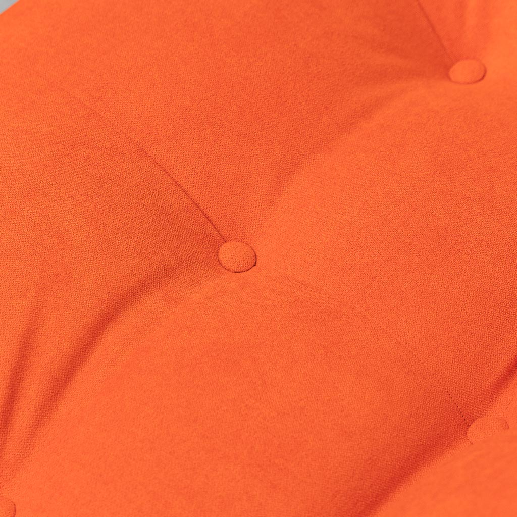 Coppia di poltrone vintage arancioni design anni ’70 modernariato