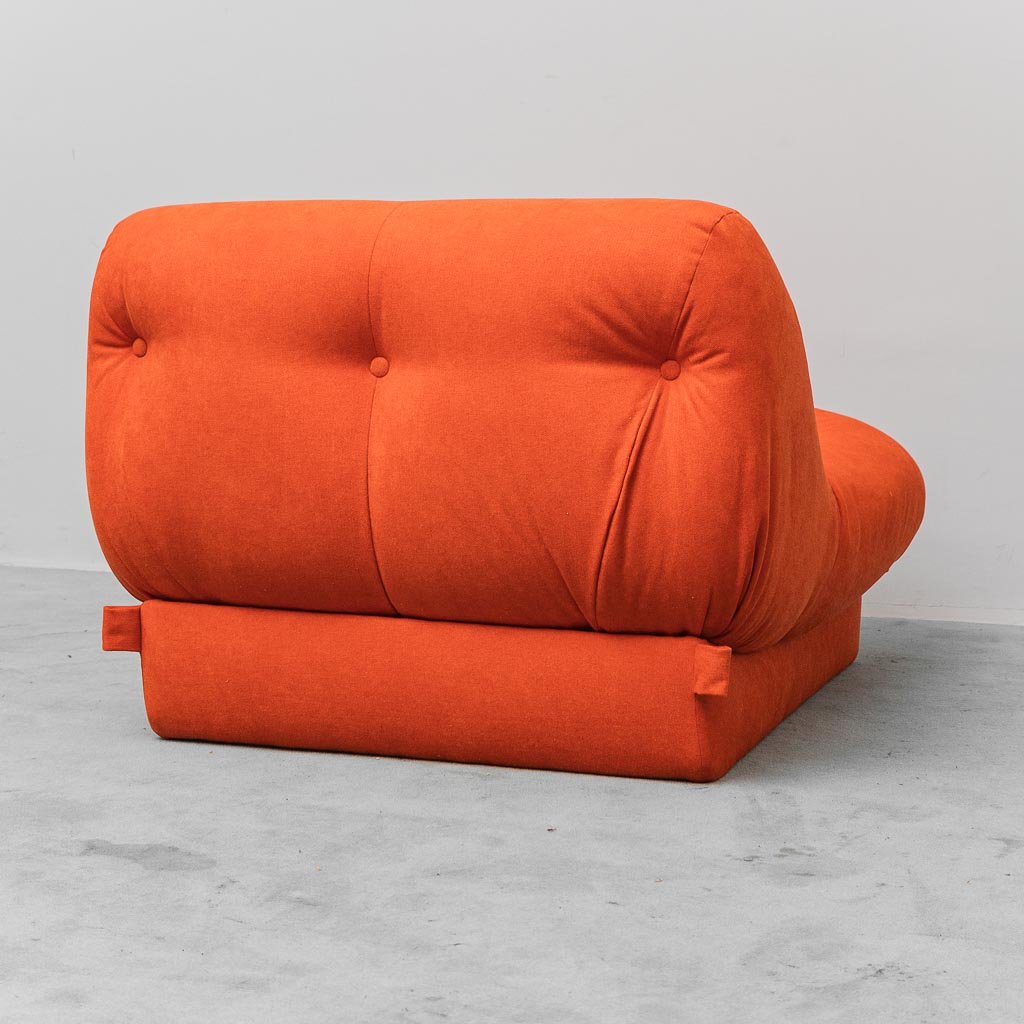 Coppia di poltrone vintage arancioni design anni ’70 modernariato