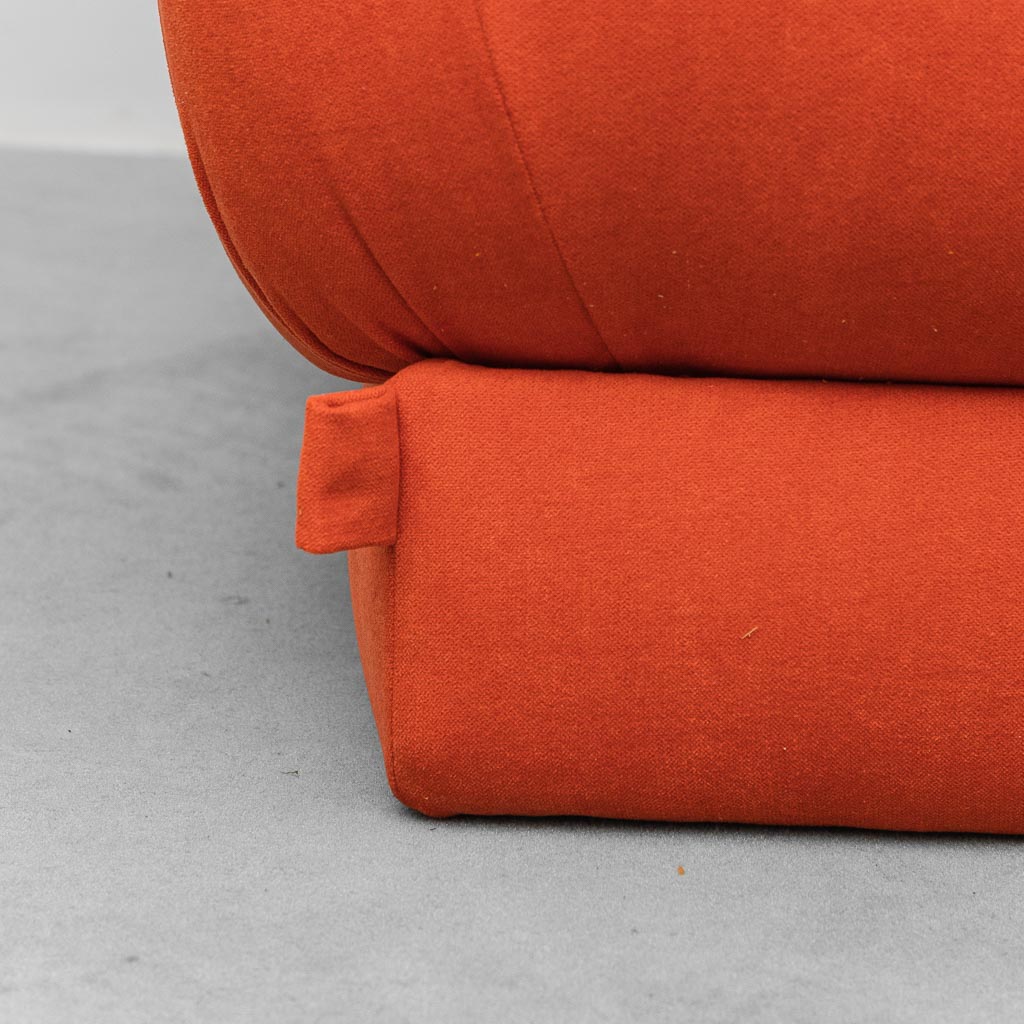 Coppia di poltrone vintage arancioni design anni ’70 modernariato