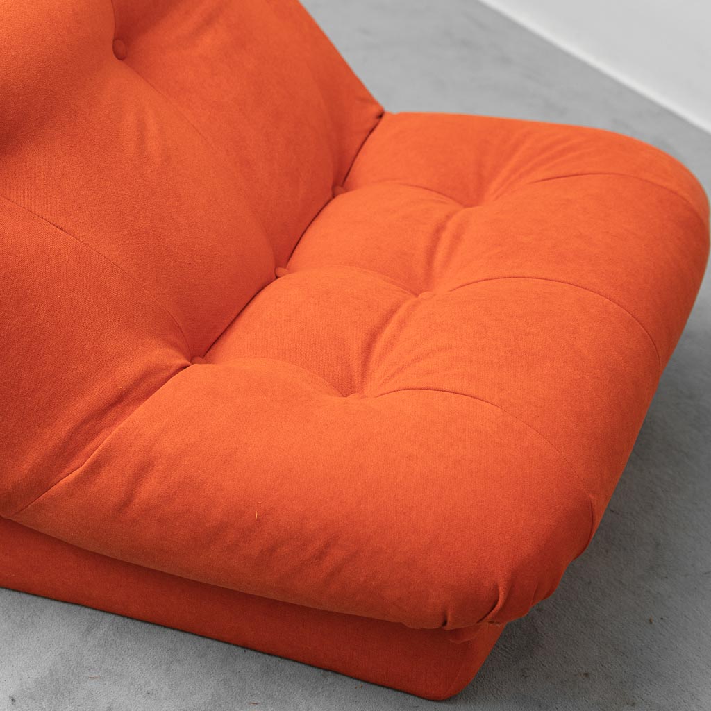 Coppia di poltrone vintage arancioni design anni ’70 modernariato