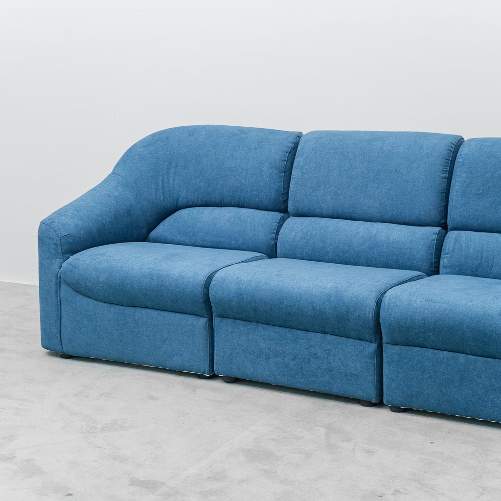 Divano 4 moduli blu anni ’70 – design italiano vintage modernariato