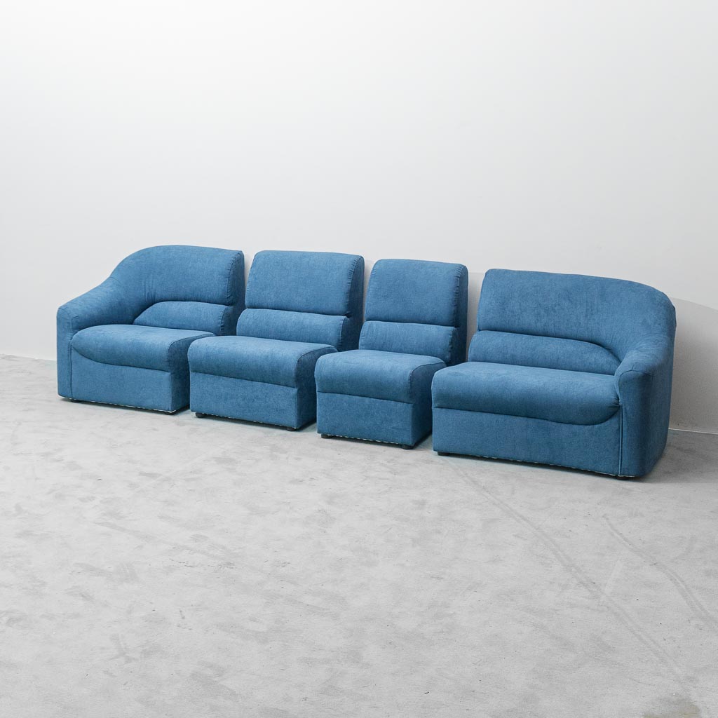 Divano 4 moduli blu anni ’70 – design italiano vintage modernariato
