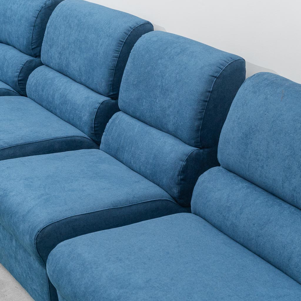 Divano 4 moduli blu anni ’70 – design italiano vintage modernariato