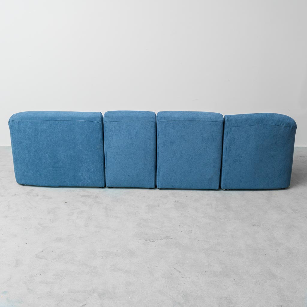 Divano 4 moduli blu anni ’70 – design italiano vintage modernariato