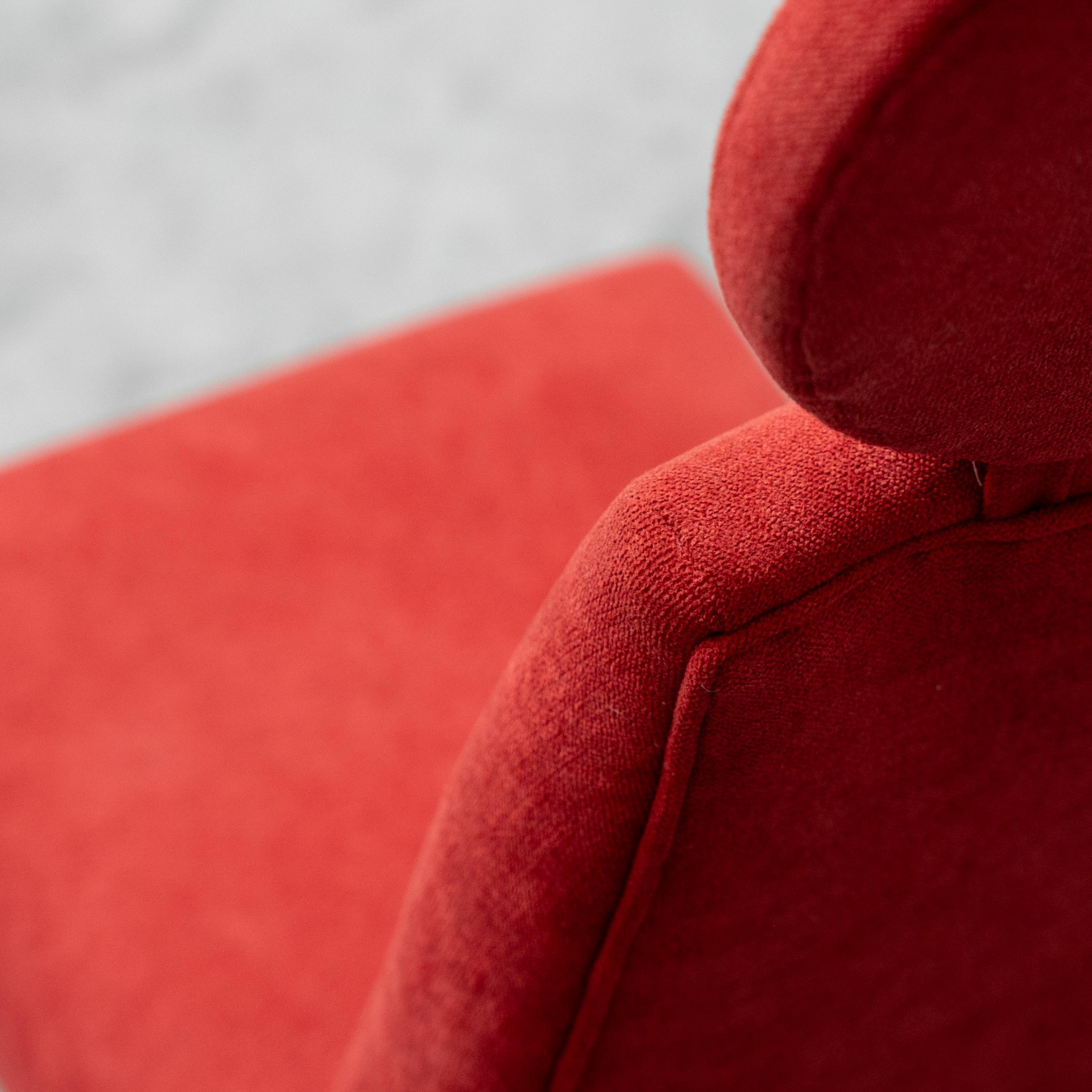 Sedia Vintage a Schienale Alto in Velluto Rosso Design Anni ’60 modernariato