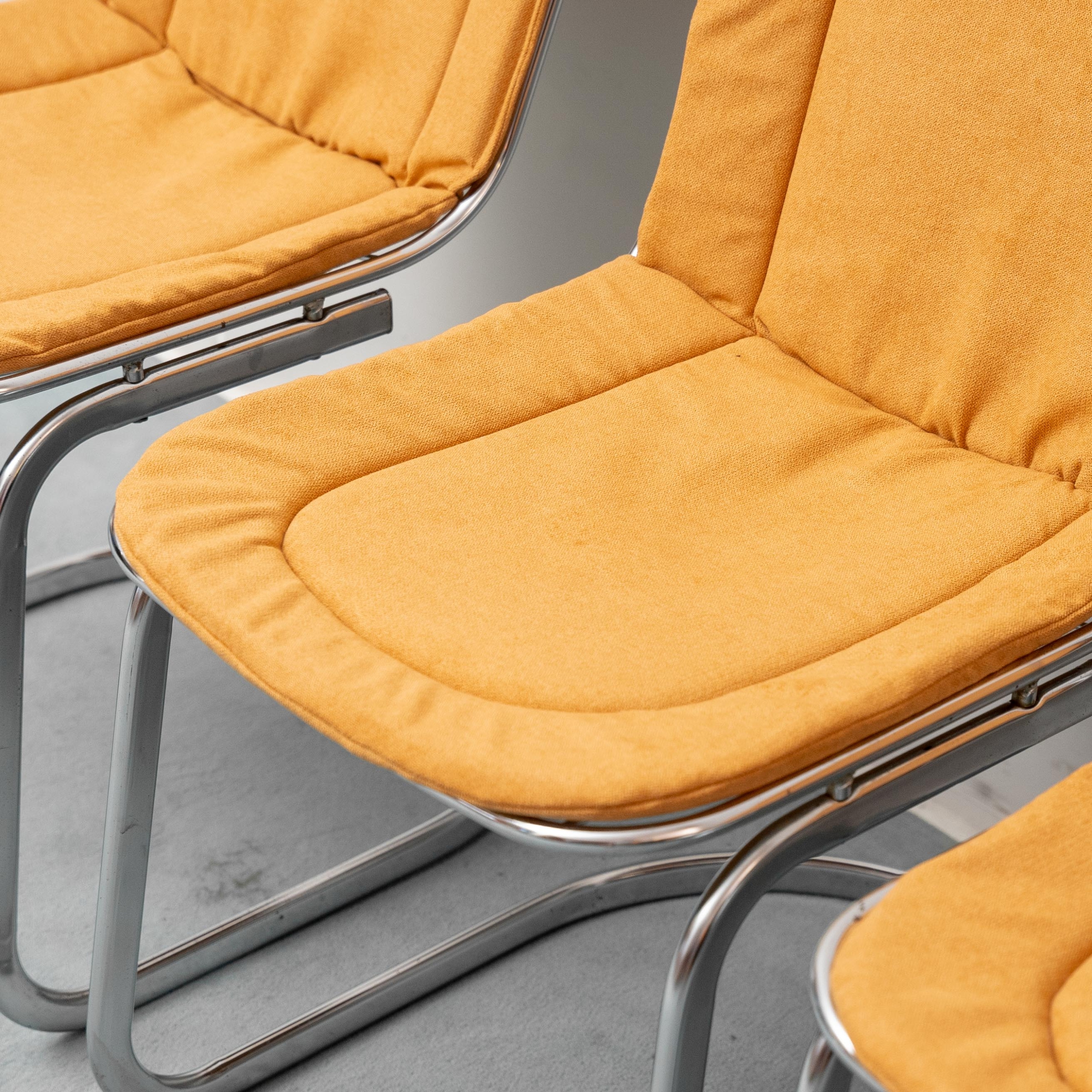 Set 4 Sedie Vintage Gastone Rinaldi Acciaio Cromato Tessuto Giallo Anni ’70 Modernariato
