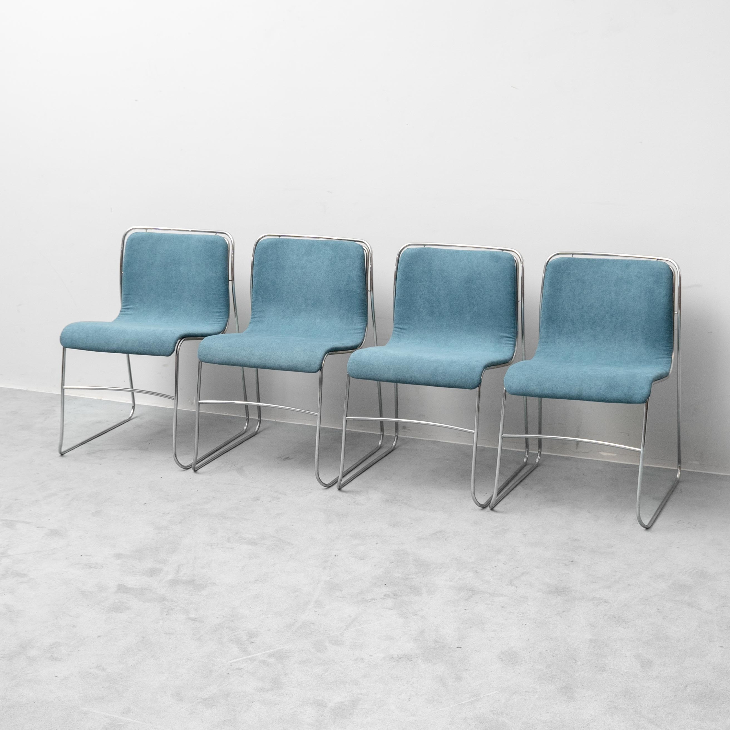 Set di 4 Sedie Vintage metallo e tessuto blu Modernariato Anni ’70