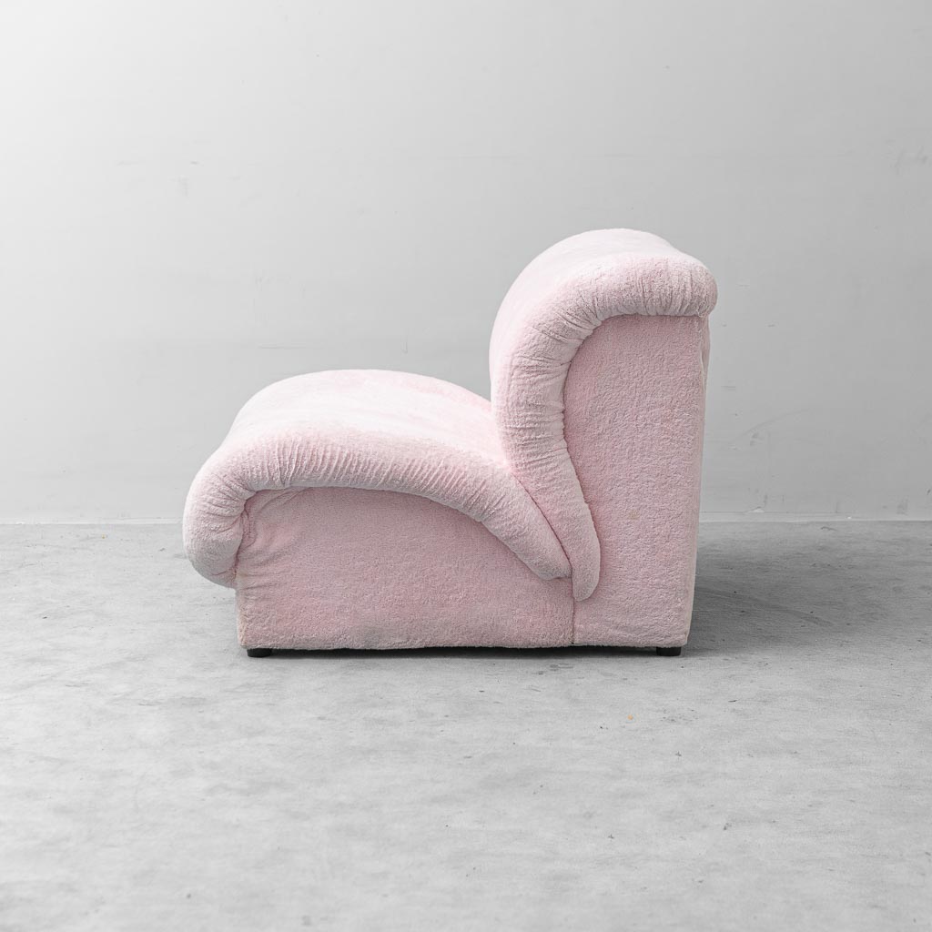 Poltrona Doimo Salotti anni '70 in tessuto spugna rosa – Design Vintage Italiano