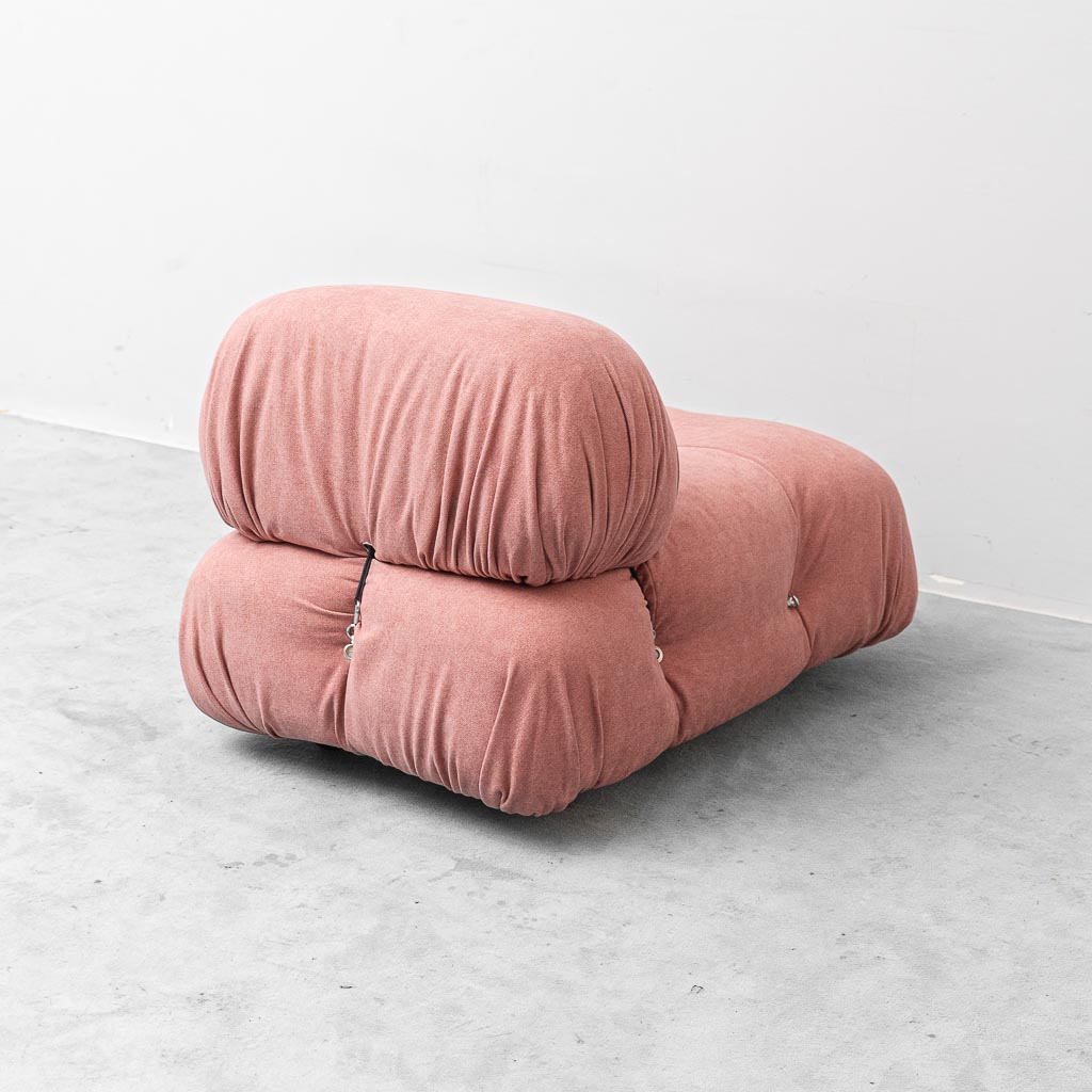 Poltrona Camaleonda in tessuto rosa di Mario Bellini per B&B Italia – Anni '70