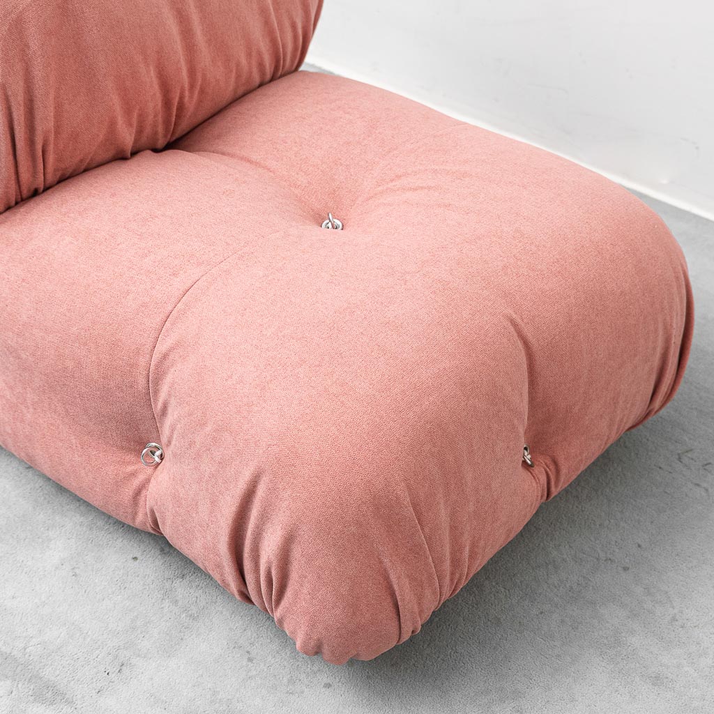 Poltrona Camaleonda in tessuto rosa di Mario Bellini per B&B Italia – Anni '70
