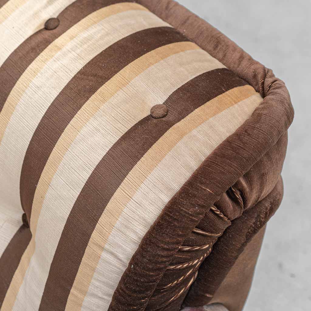 Poltrona Vintage Modello Malga in Tessuto a Righe – Design Anni ’70