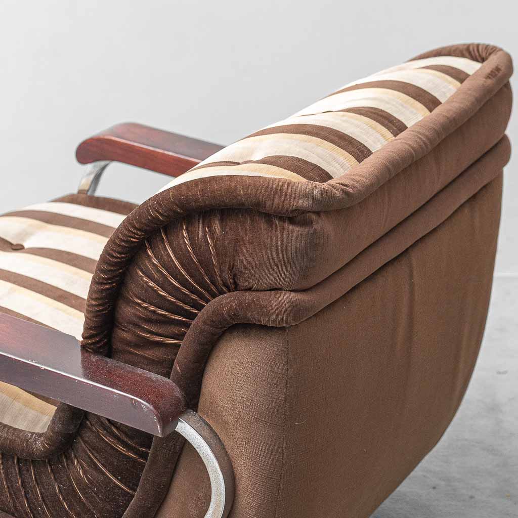 Poltrona Vintage Modello Malga in Tessuto a Righe – Design Anni ’70