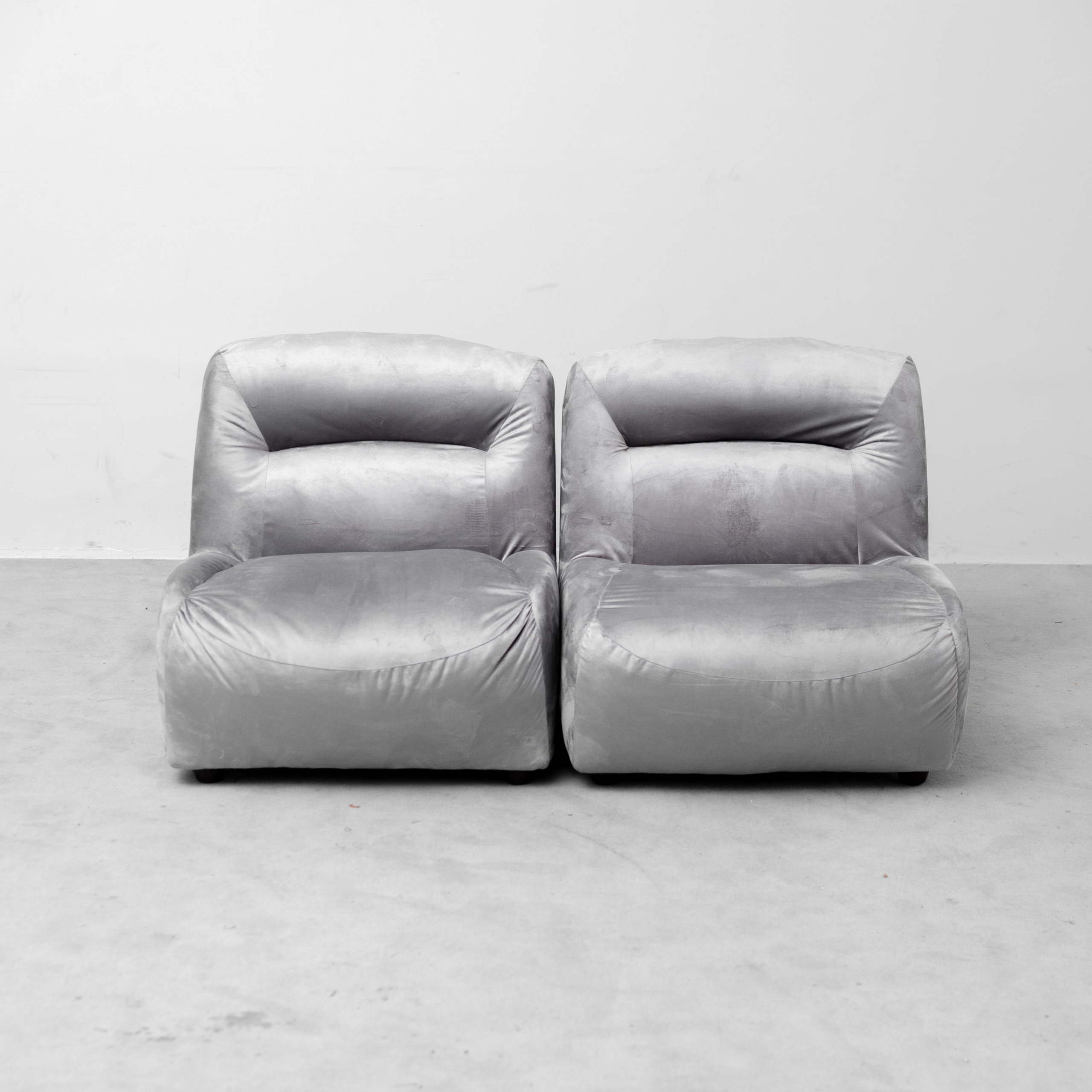 Coppia di Poltrone Lounge Vintage in Velluto Grigio – Design Anni ’70
