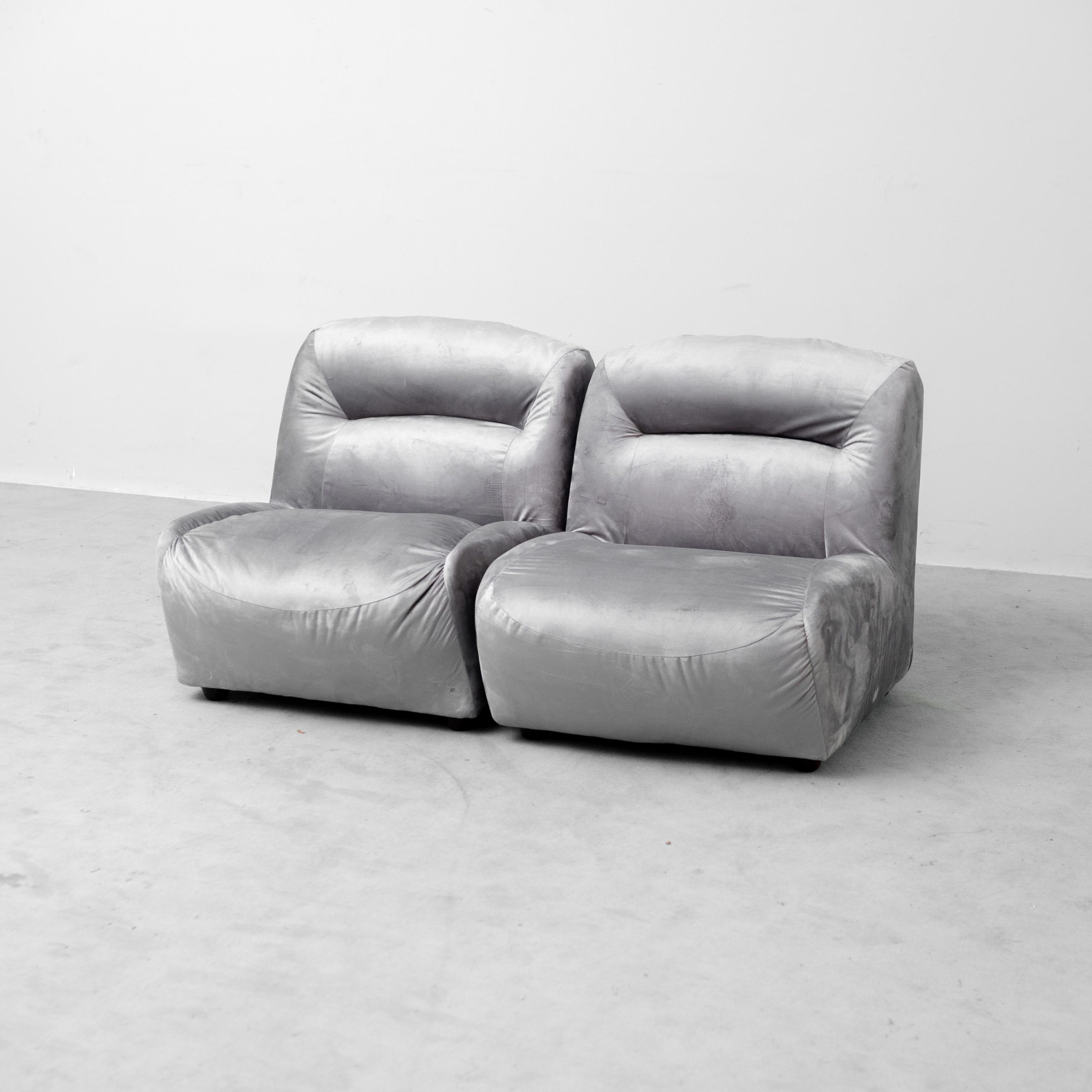 Coppia di Poltrone Lounge Vintage in Velluto Grigio – Design Anni ’70