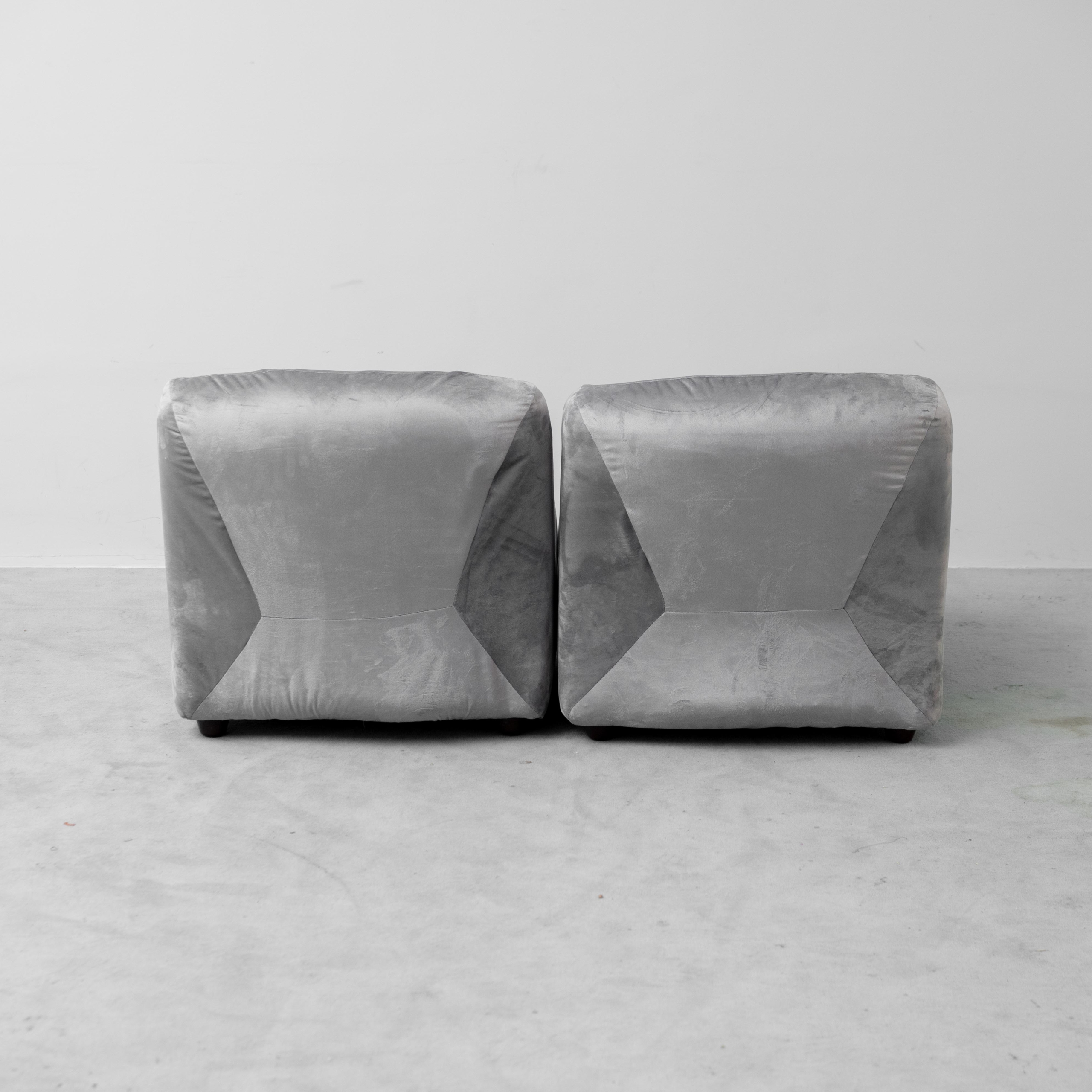 Coppia di Poltrone Lounge Vintage in Velluto Grigio – Design Anni ’70