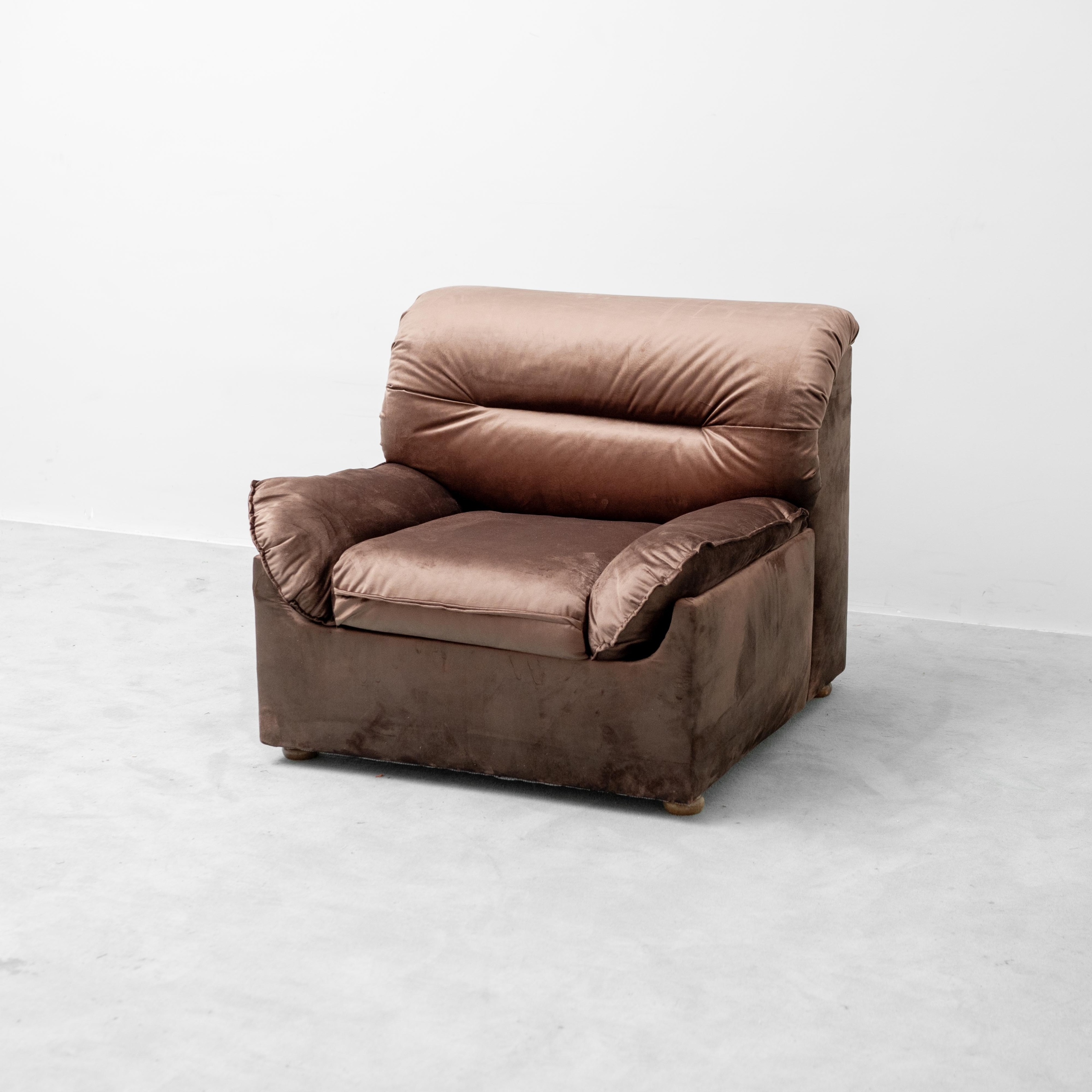 Coppia di Poltrone Lounge Vintage in Velluto Marrone – Anni ’70