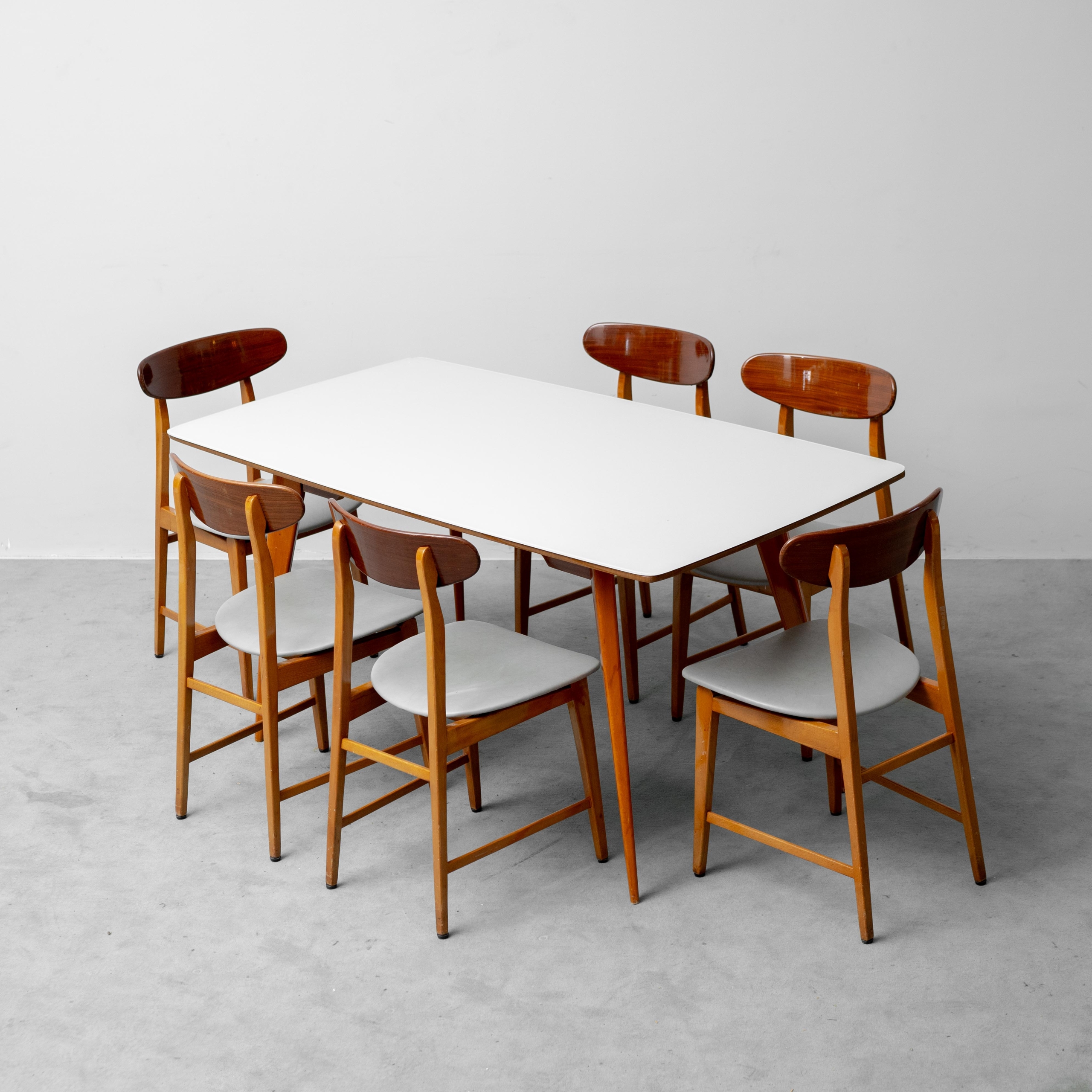 Set Tavolo da Pranzo Vintage con 6 Sedie in Legno Anni ’60 Modernariato
