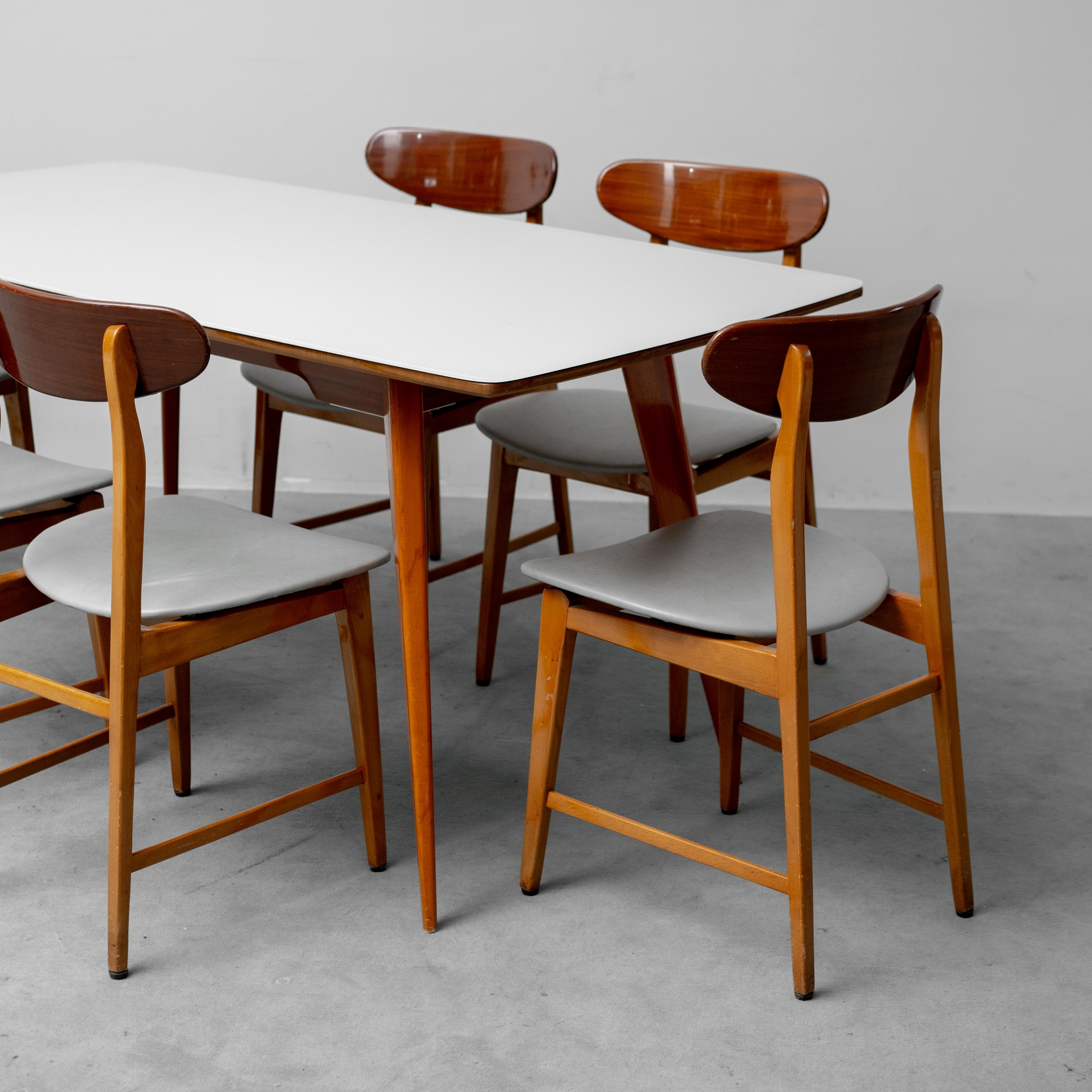 Set Tavolo da Pranzo Vintage con 6 Sedie in Legno Anni ’60 Modernariato