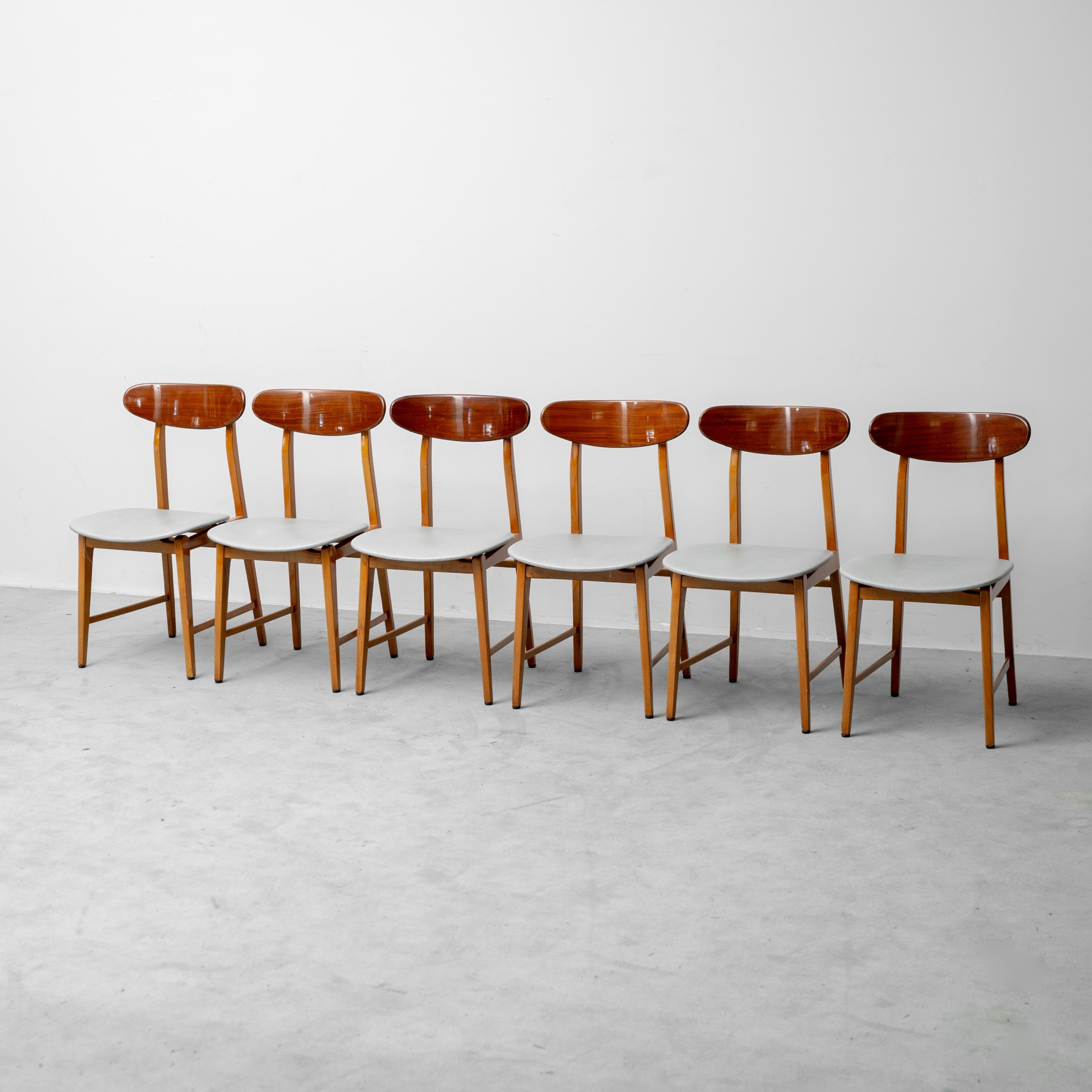 Set Tavolo da Pranzo Vintage con 6 Sedie in Legno Anni ’60 Modernariato