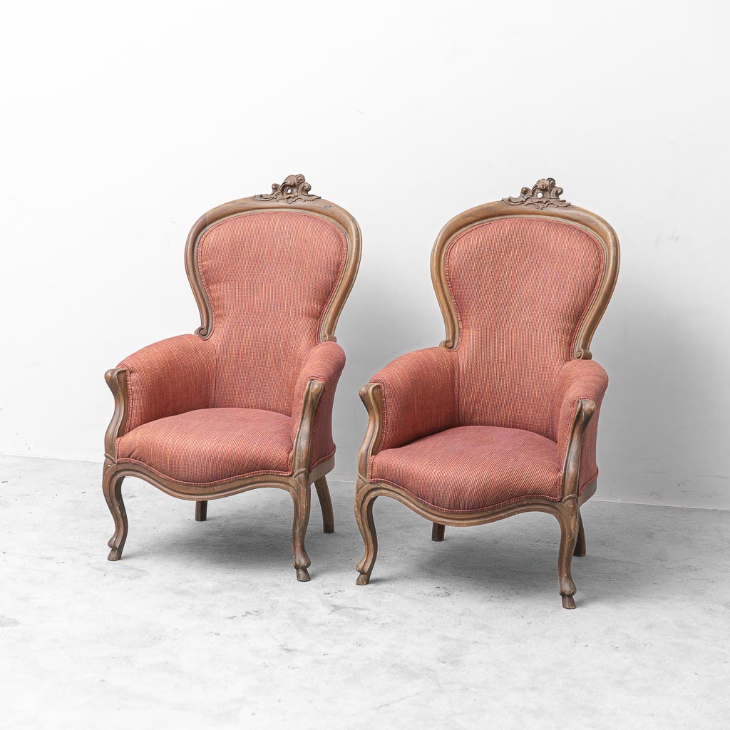 Coppia di Poltrone Vintage Classiche in Legno Intagliato in Tessuto anni '50