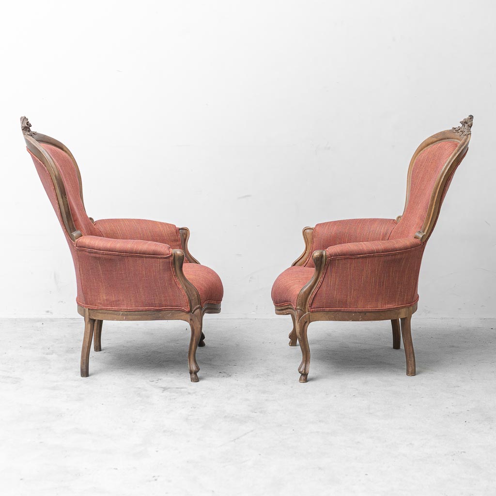 Coppia di Poltrone Vintage Classiche in Legno Intagliato in Tessuto anni '50