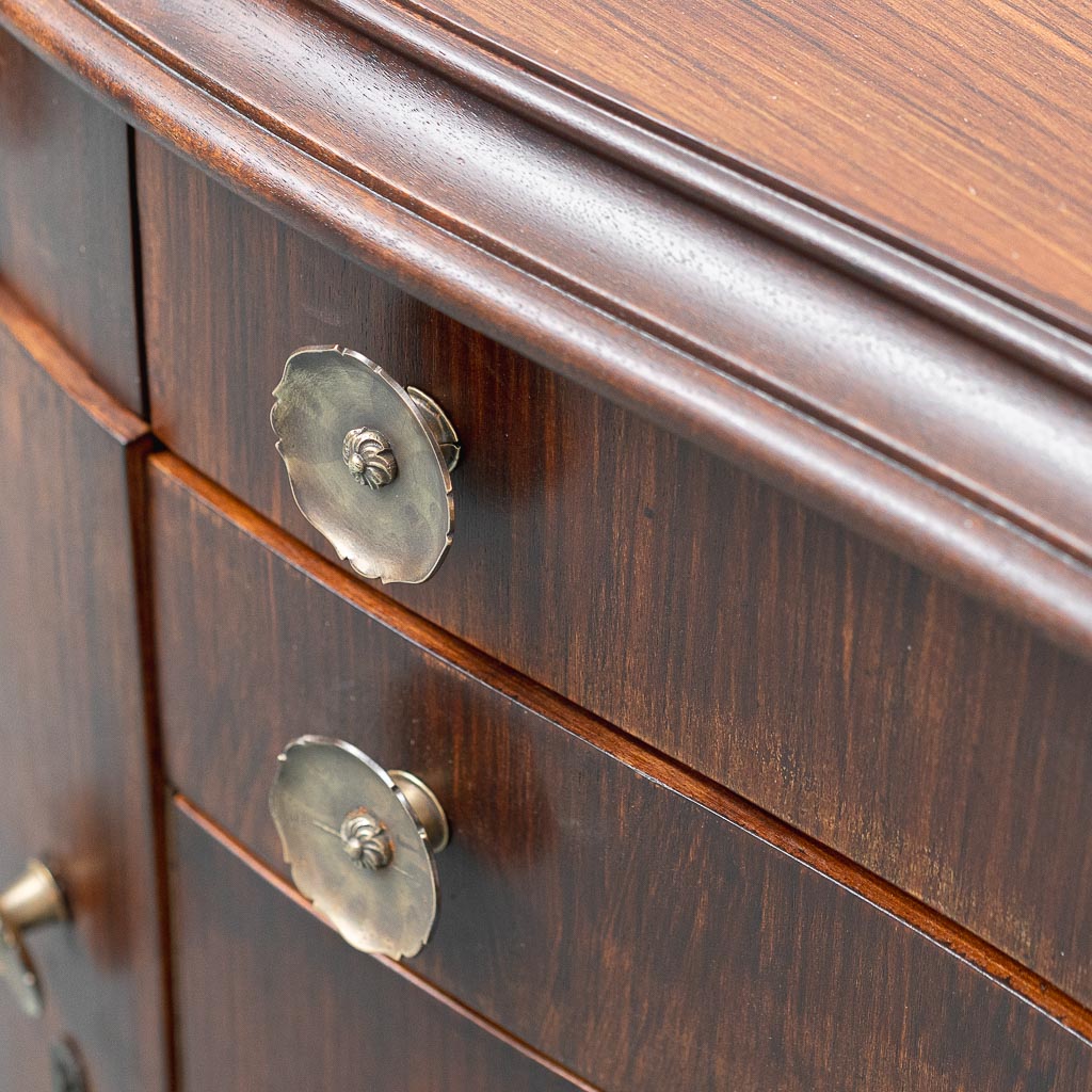 Credenza Vintage Restaurata in Legno con Ante e Cassetti anni '50