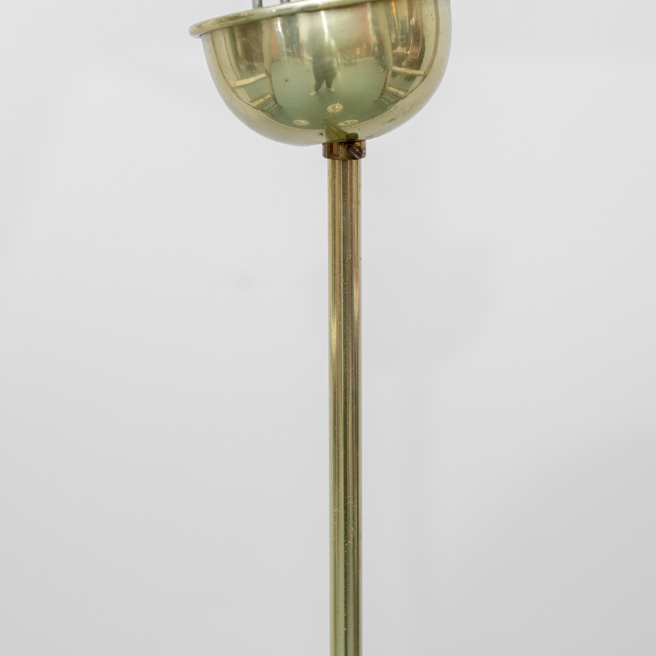 Lampadario Vintage a 3 Luci in Vetro Opalino e Ottone Anni ’70 Modernariato