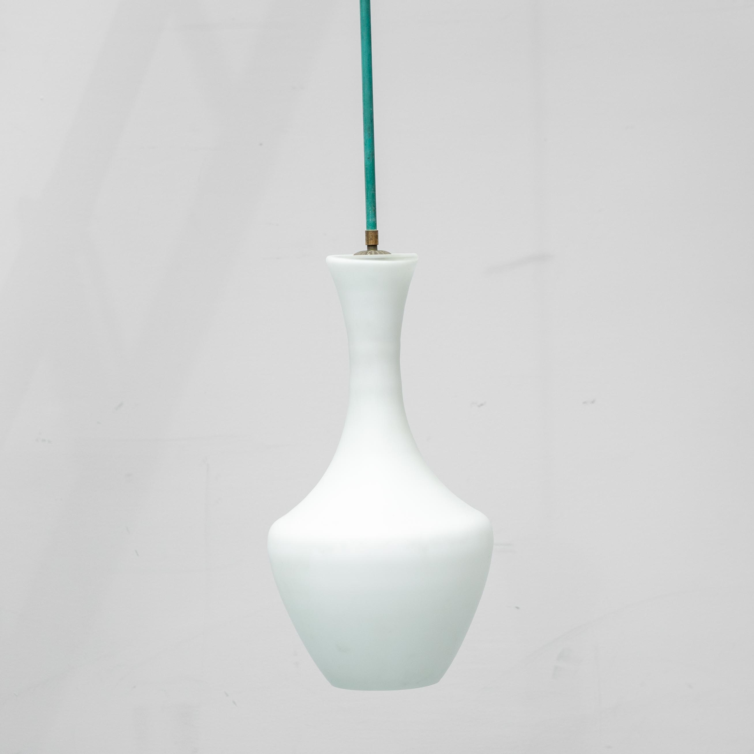 Lampada a Sospensione Vintage in Vetro Opalino Anni ’70 Modernariato